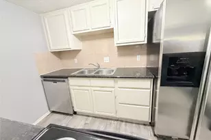 9461 Pagewood Ln, Houston, TX 77063 - Photo 15