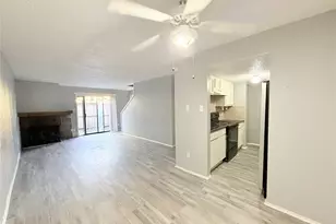 9461 Pagewood Ln, Houston, TX 77063 - Photo 11