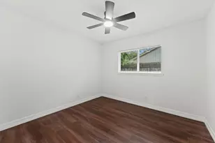 632 Meadowlawn St, Shoreacres, TX 77571 - Photo 9