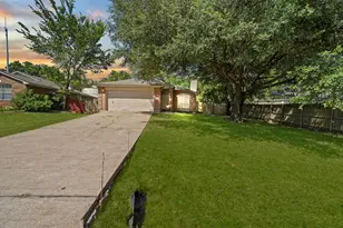 10506 Scenic Dr, Montgomery, TX 77356 - Photo 1