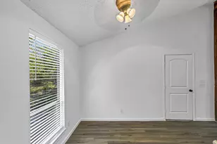 32B E Rivercrest Dr, Houston, TX 77042 - Photo 11