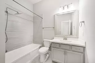 123 Castlegate Ln, Houston, TX 77065 - Photo 9