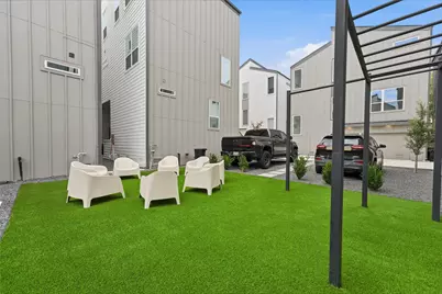 2961 Delafield Street, Houston, TX 77023 - Photo 39