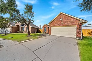 7202 Lyndhurst Village Ln, Spring, TX 77379 - Photo 3