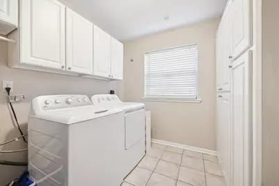 10902 Mullins Drive, Houston, TX 77096 - Photo 17