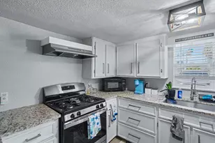 19 Dolphin St, Bayou Vista, TX 77563 - Photo 25