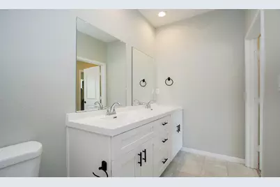 14010 Longstreet Building 13, Willis, TX 77318 - Photo 11