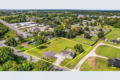 902 Waco Street, Dayton, TX 77535 - Photo 35