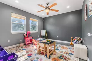 902 Waco St, Dayton, TX 77535 - Photo 19