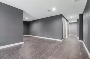 902 Waco St, Dayton, TX 77535 - Photo 7