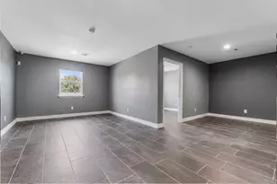 902 Waco St, Dayton, TX 77535 - Photo 5