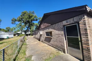 1024 North Ln, Houston, TX 77088 - Photo 7