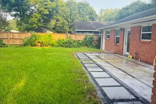 5617 SW Flack Dr, Houston, TX 77081 - Photo 13