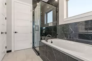 208 Silverleaf Rd, Sweeny, TX 77480 - Photo 23