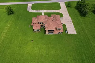 903 Chenango Ranch Dr, Angleton, TX 77515 - Photo 3