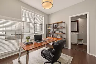 204 Marshall St, Houston, TX 77006 - Photo 9