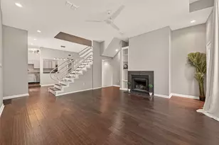 204 Marshall St, Houston, TX 77006 - Photo 3