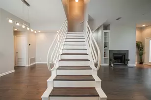 204 Marshall St, Houston, TX 77006 - Photo 9