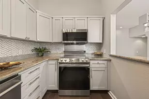 204 Marshall St, Houston, TX 77006 - Photo 9