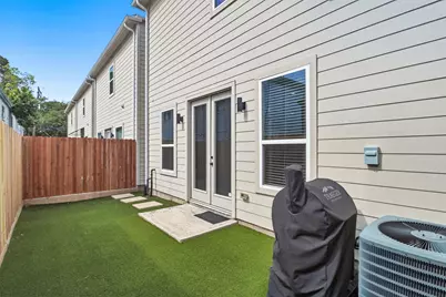 5208 Pinemont Creek Lane, Houston, TX 77018 - Photo 37