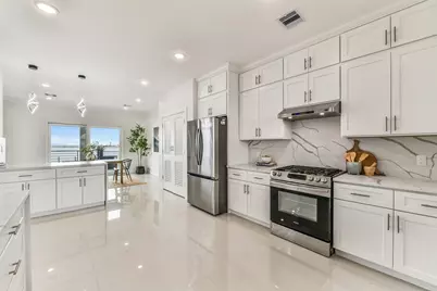 9208 W Bay Road, Galveston, TX 77554 - Photo 23
