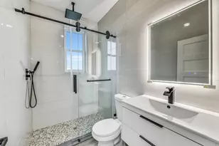 9208 W Bay Rd, Galveston, TX 77554 - Photo 43