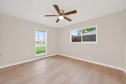 1341 Conrad Sauer Drive, Houston, TX 77043 - Photo 17