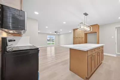 1341 Conrad Sauer Drive, Houston, TX 77043 - Photo 9