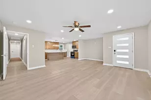 1341 Conrad Sauer Dr, Houston, TX 77043 - Photo 5