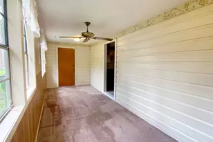 632 Kyle St, Angleton, TX 77515 - Photo 17
