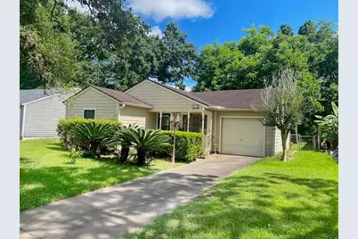 632 Kyle Street, Angleton, TX 77515 - Photo 1