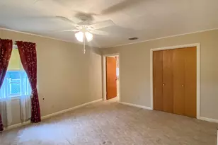 632 Kyle St, Angleton, TX 77515 - Photo 9