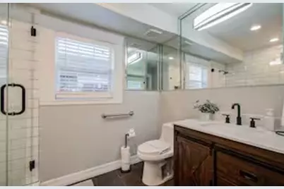 3205 Eastex Freeway, Houston, TX 77026 - Photo 9