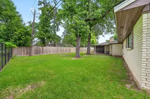 12730 Eastbrook Dr, Houston, TX 77013 - Photo 23