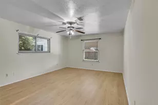 32 Sarita Rd, Angleton, TX 77515 - Photo 11