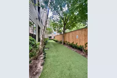 2700 Brazos Street #4417, Houston, TX 77006 - Photo 19