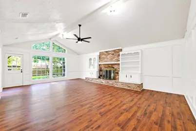 15207 Pleasant Valley Road, Houston, TX 77062 - Photo 7