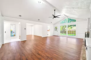 15207 Pleasant Valley Rd, Houston, TX 77062 - Photo 7