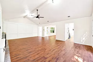 15207 Pleasant Valley Rd, Houston, TX 77062 - Photo 9