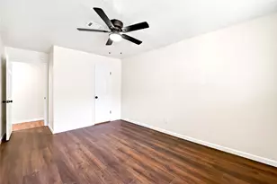 15207 Pleasant Valley Rd, Houston, TX 77062 - Photo 19