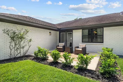 8713 Timberside Drive, Houston, TX 77025 - Photo 27