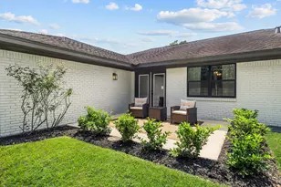 8713 Timberside Dr, Houston, TX 77025 - Photo 27