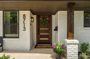 8713 Timberside Dr, Houston, TX 77025 - Photo 3