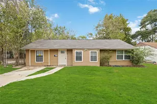 6043 Lyndhurst Dr, Houston, TX 77033 - Photo 1