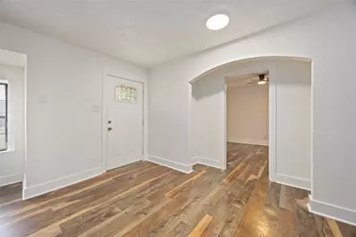 6043 Lyndhurst Drive, Houston, TX 77033 - Photo 3