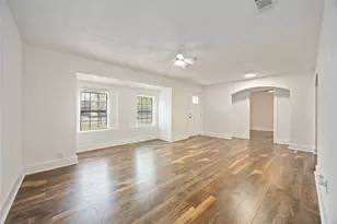 6043 Lyndhurst Dr, Houston, TX 77033 - Photo 5