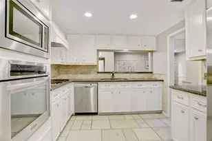 7514 Olympia Dr, Houston, TX 77063 - Photo 7