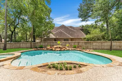 18 Floret Court, The Woodlands, TX 77382 - Photo 5