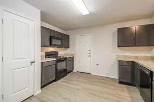 2808 Briggs Dr, Conroe, TX 77301 - Photo 3