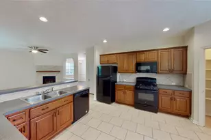 14527 Eastern Redbud Ln, Houston, TX 77044 - Photo 3